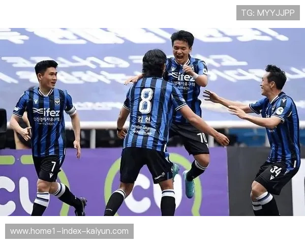 蔚山HD主场1比2不敌墨尔本城,客队防守反击体系有效遏制主队攻势 蔚山HD主场1比2不敌墨尔本城,客队防守反击体系有效遏制主队攻势