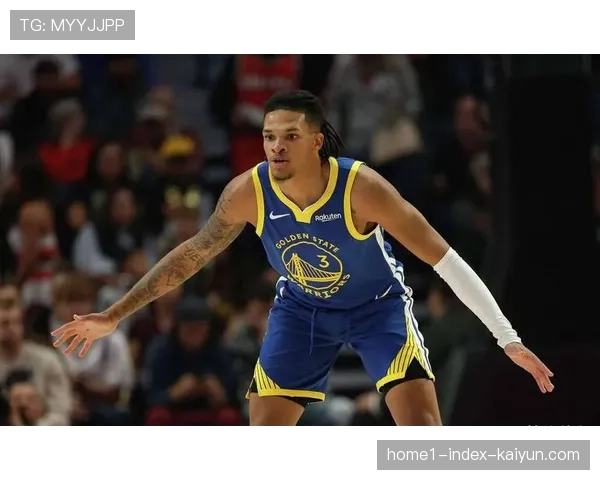 理查德无球跑动创造空位机会 勇士进攻体系因他而更加立体